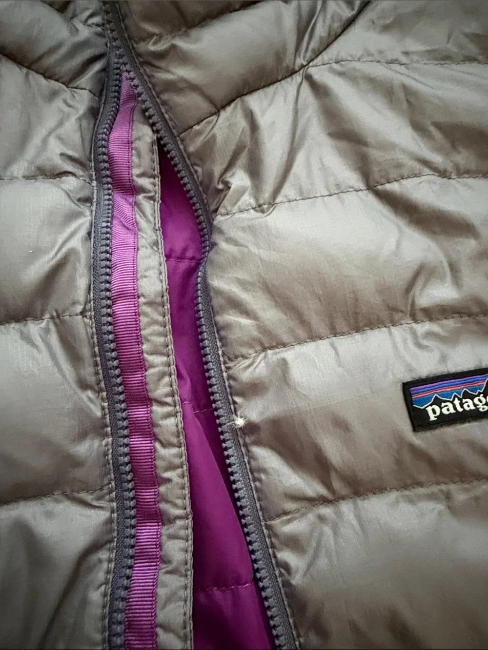 Patagoni girls size 16-18 xxl light purple/gray Puffer Jacket with Purple Trim